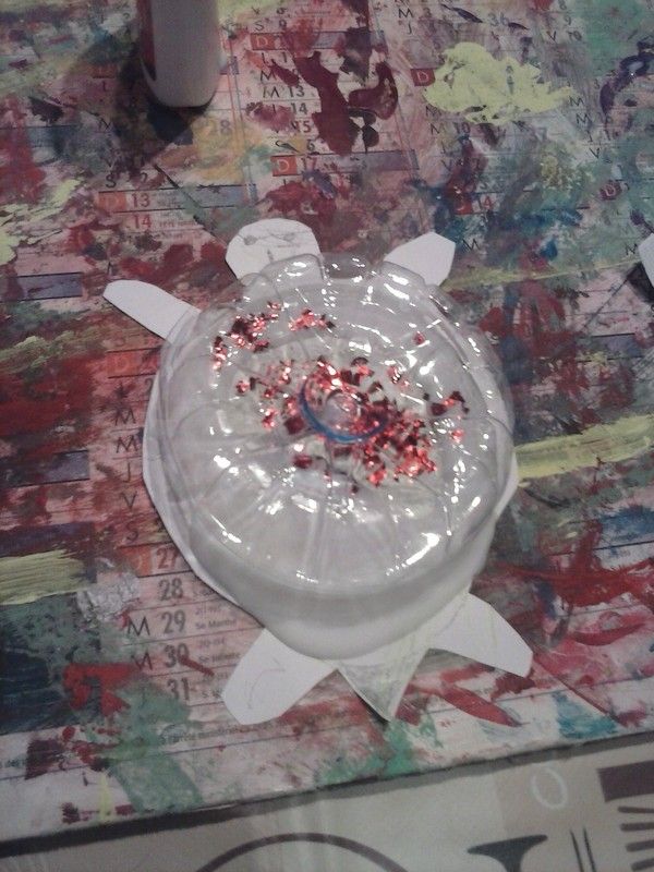 Tortue avec bouteilles en plastiques 